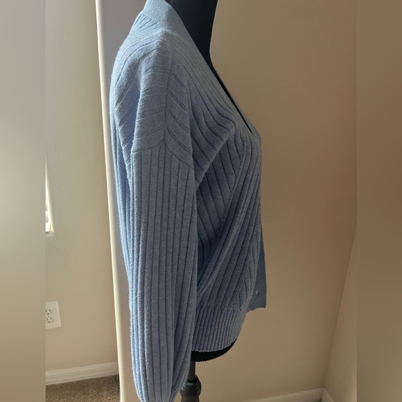 CAbi Scenic Cardigan Sweater Elegant Knitwear - Picture 7 of 11